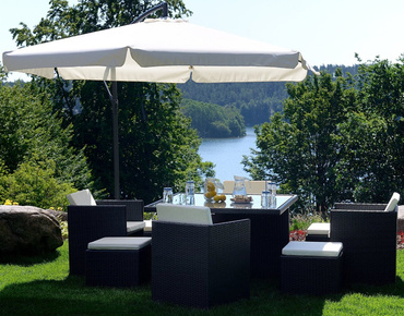 Garden umbrella on the side arm, foldable